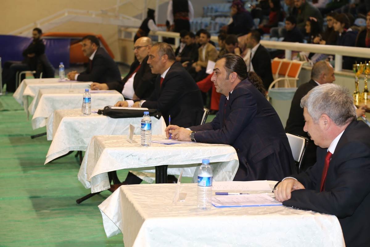 Gümüşhane’de Okullar ve Kulüplerarası Halk Oyunları Yarışması Yapıldı 2