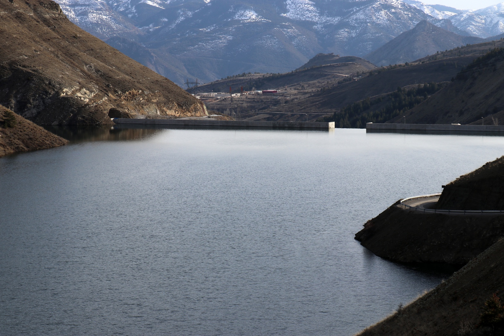 Bahçecik Barajı göçmen kuşların mekanı oldu 11