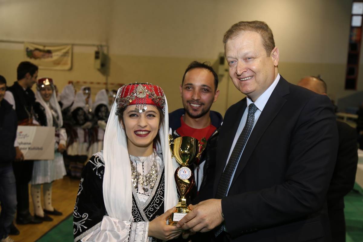 Gümüşhane’de Okullar ve Kulüplerarası Halk Oyunları Yarışması Yapıldı 13