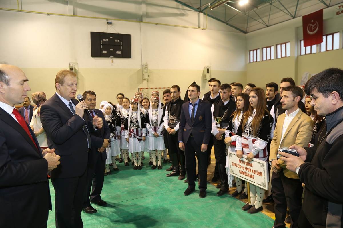 Gümüşhane’de Okullar ve Kulüplerarası Halk Oyunları Yarışması Yapıldı 17