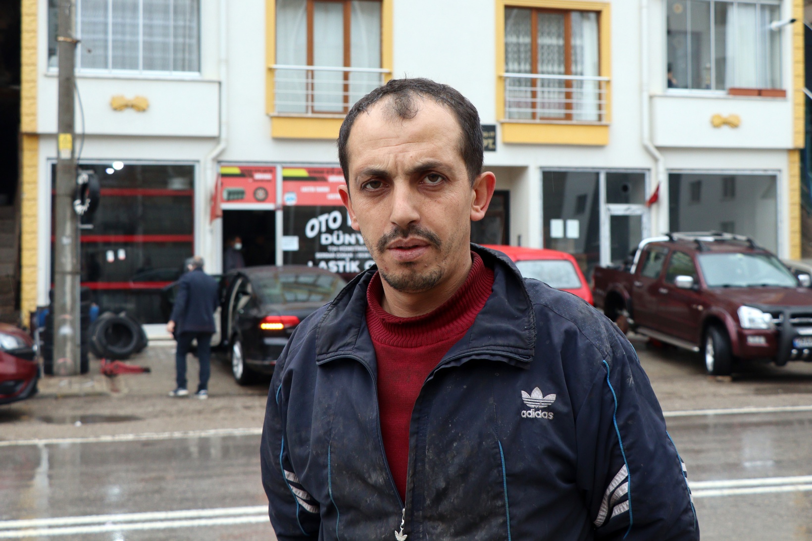 Gümüşhane’de kar yağışıyla birlikte lastikçilerde yoğunluk arttı   2