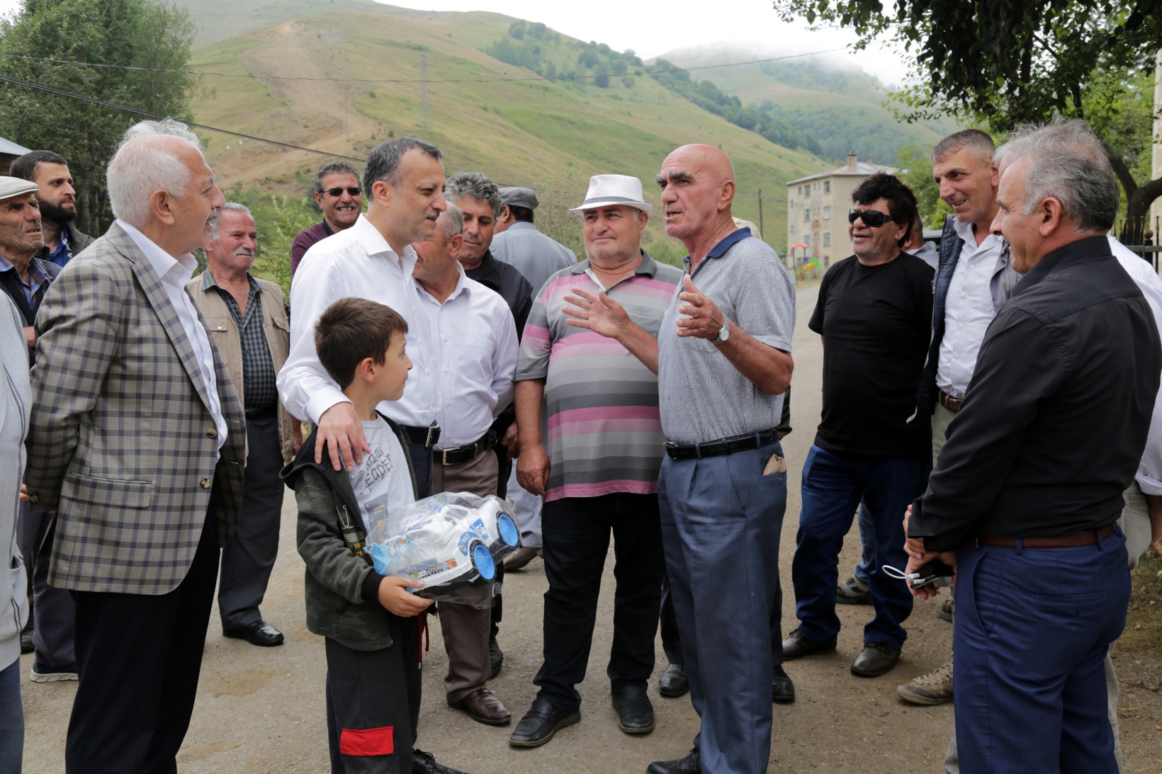 Vali Taşbilek’ten Yağmurdere vadisindeki 13 köye ziyaret 22