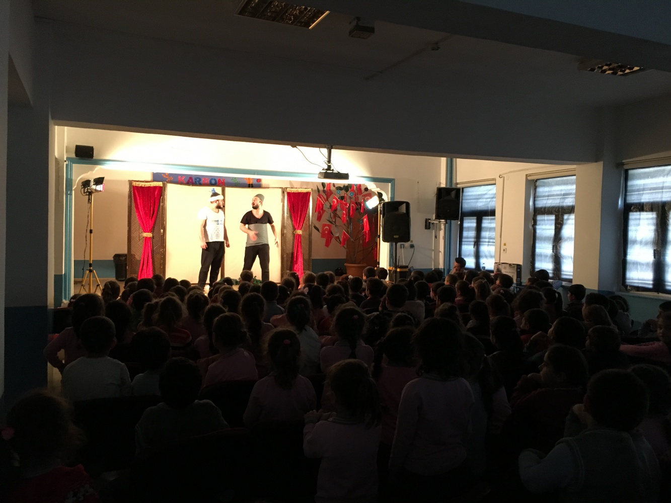 Minik öğrenciler tiyatroyla buluştu 1