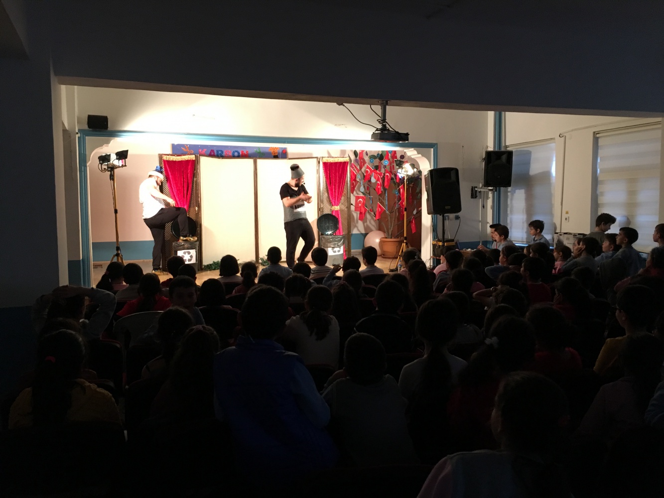 Minik öğrenciler tiyatroyla buluştu 2