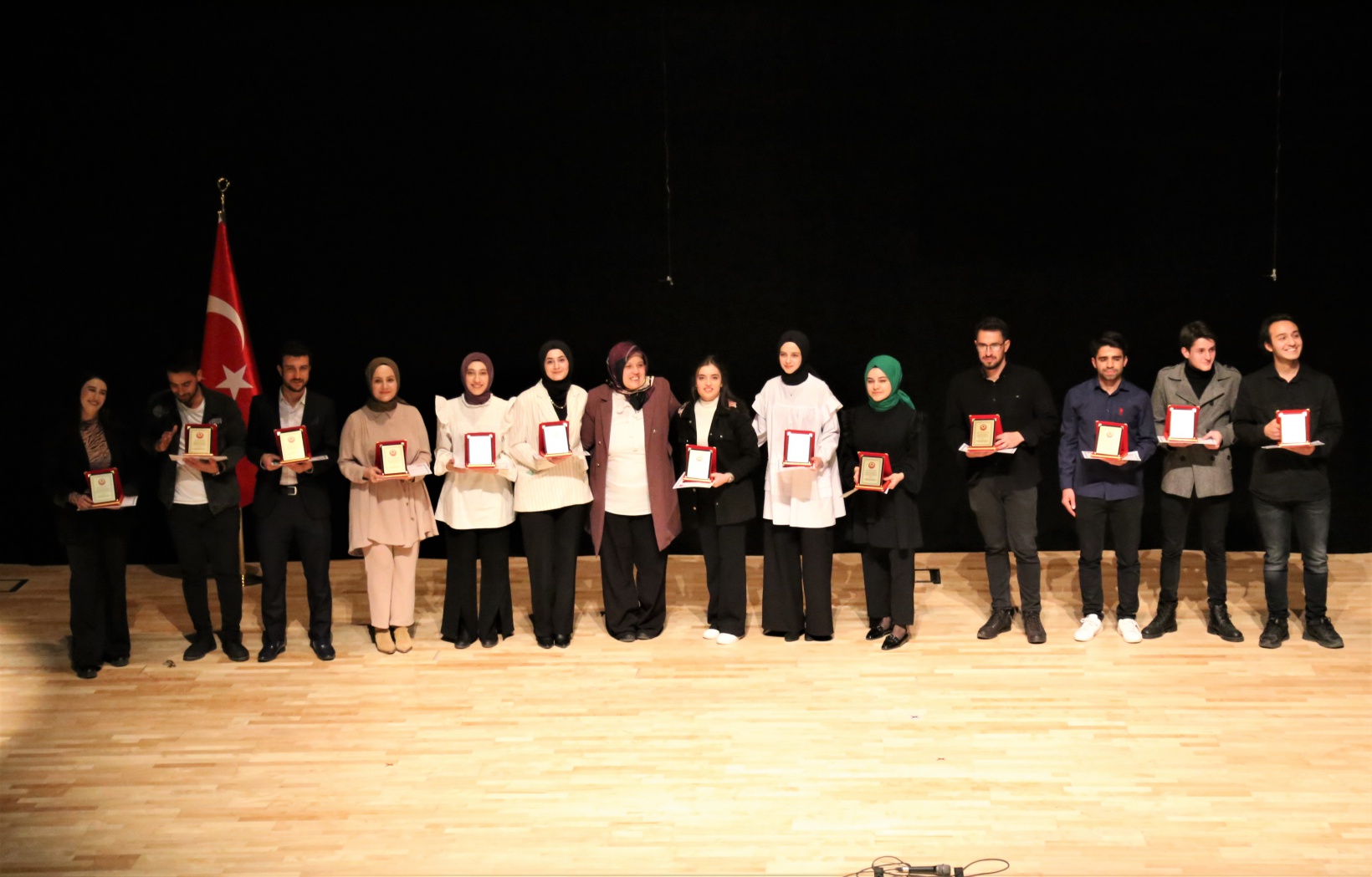 Hemşirelik bölümü öğrencilerinden tiyatro gösterisi 7