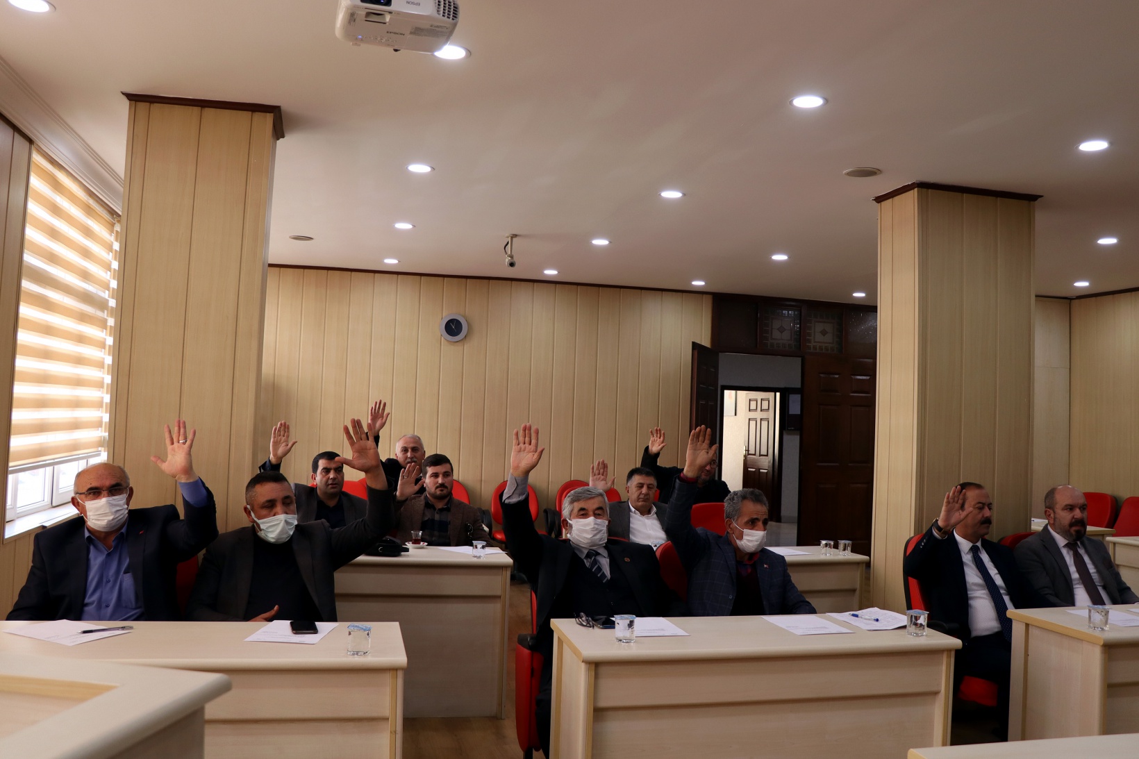 Meclis Günyüzü ve Üçtaş'ın ayrılma talebini reddetti 4