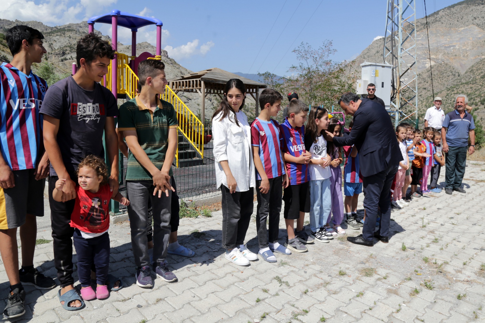 Vali Taşbilek’in köy ziyaretleri devam ediyor 22