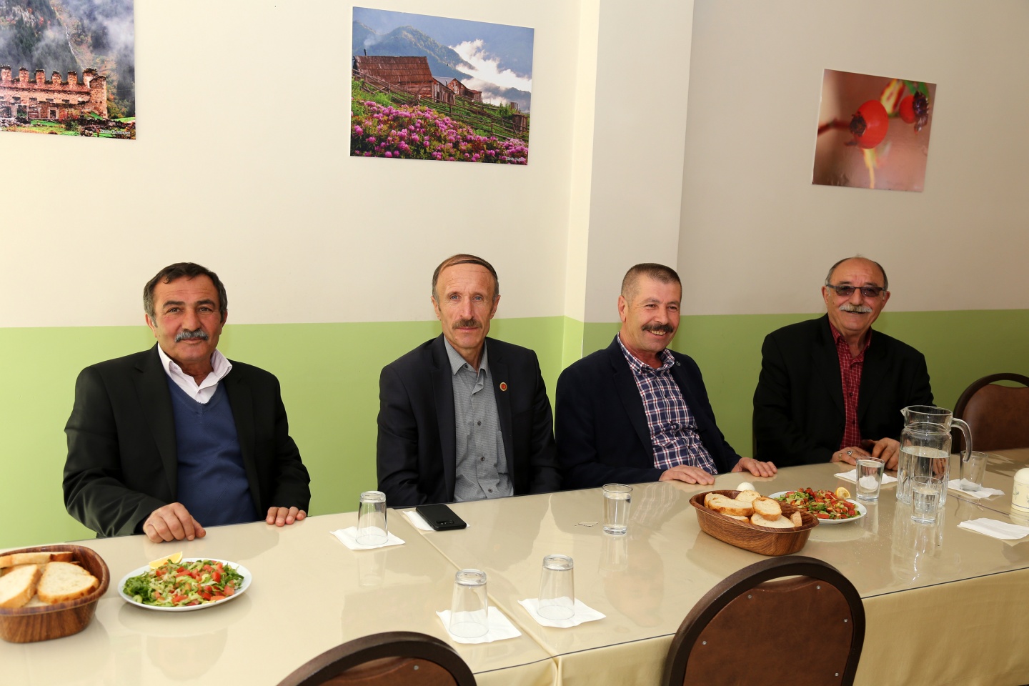 Muhtarlar yemekte buluştu 2