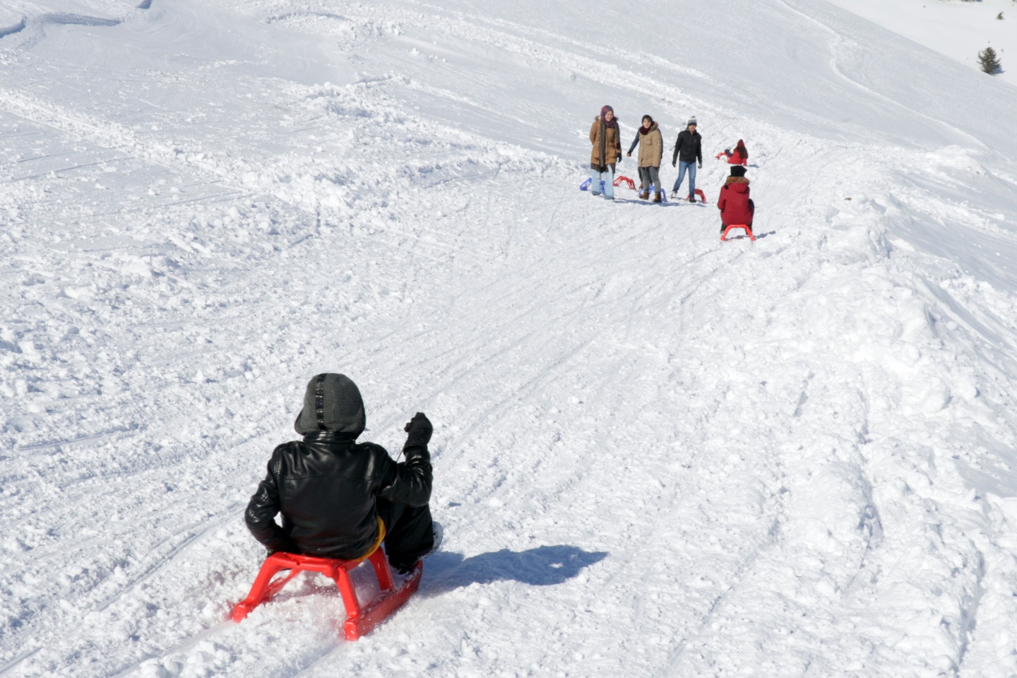 Düştüler, kalktılar yine kaydılar 18