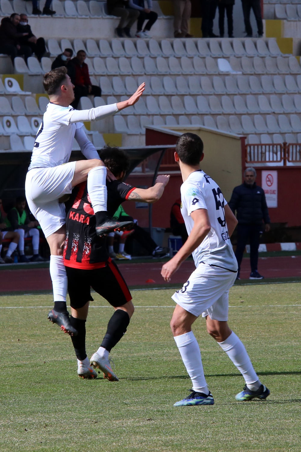 Gümüş evinde yıkıldı: 2-3 21