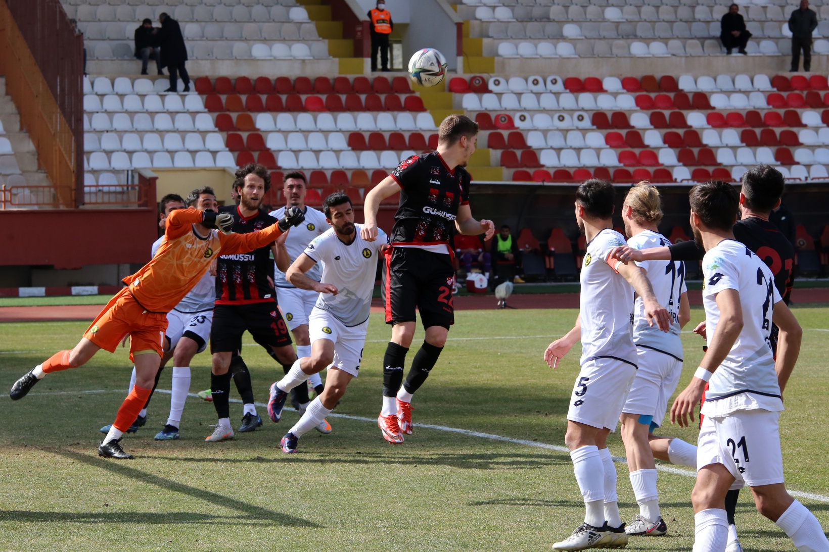 Gümüş evinde yıkıldı: 2-3 15