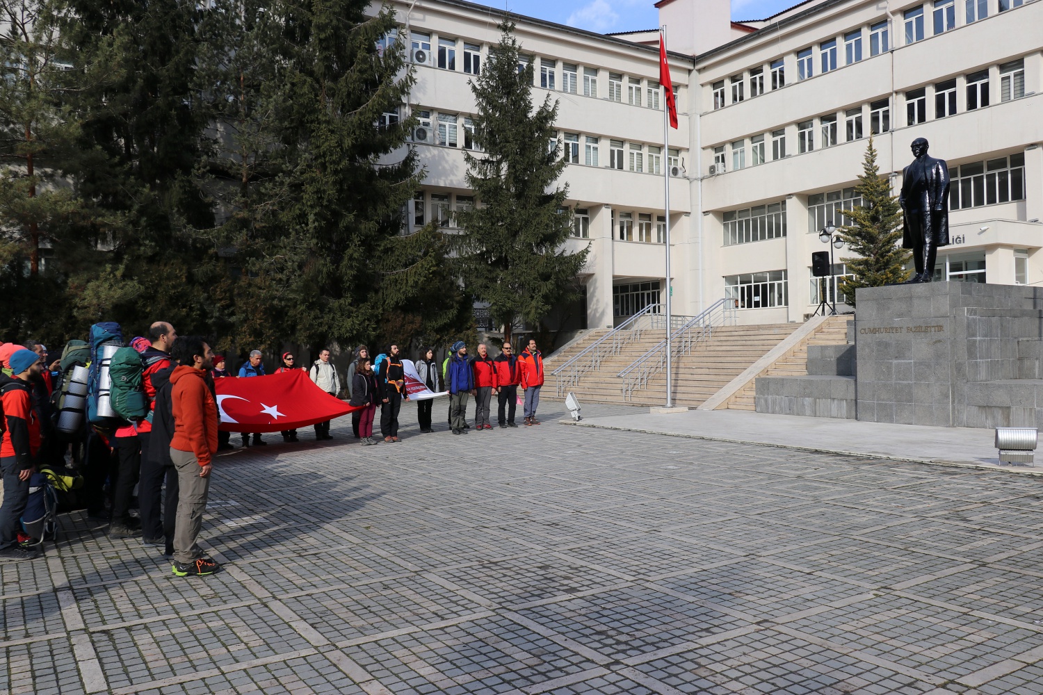 Türkiye'nin dört bir yanından dağcılar Zigana'da kamp kuracak 37
