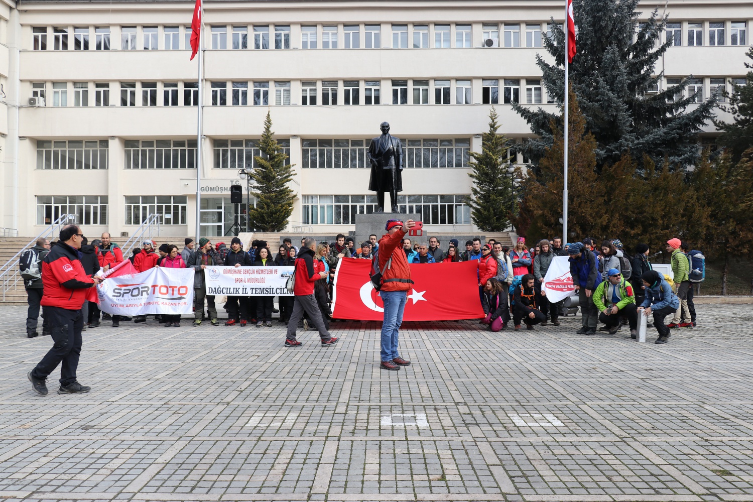 Türkiye'nin dört bir yanından dağcılar Zigana'da kamp kuracak 35