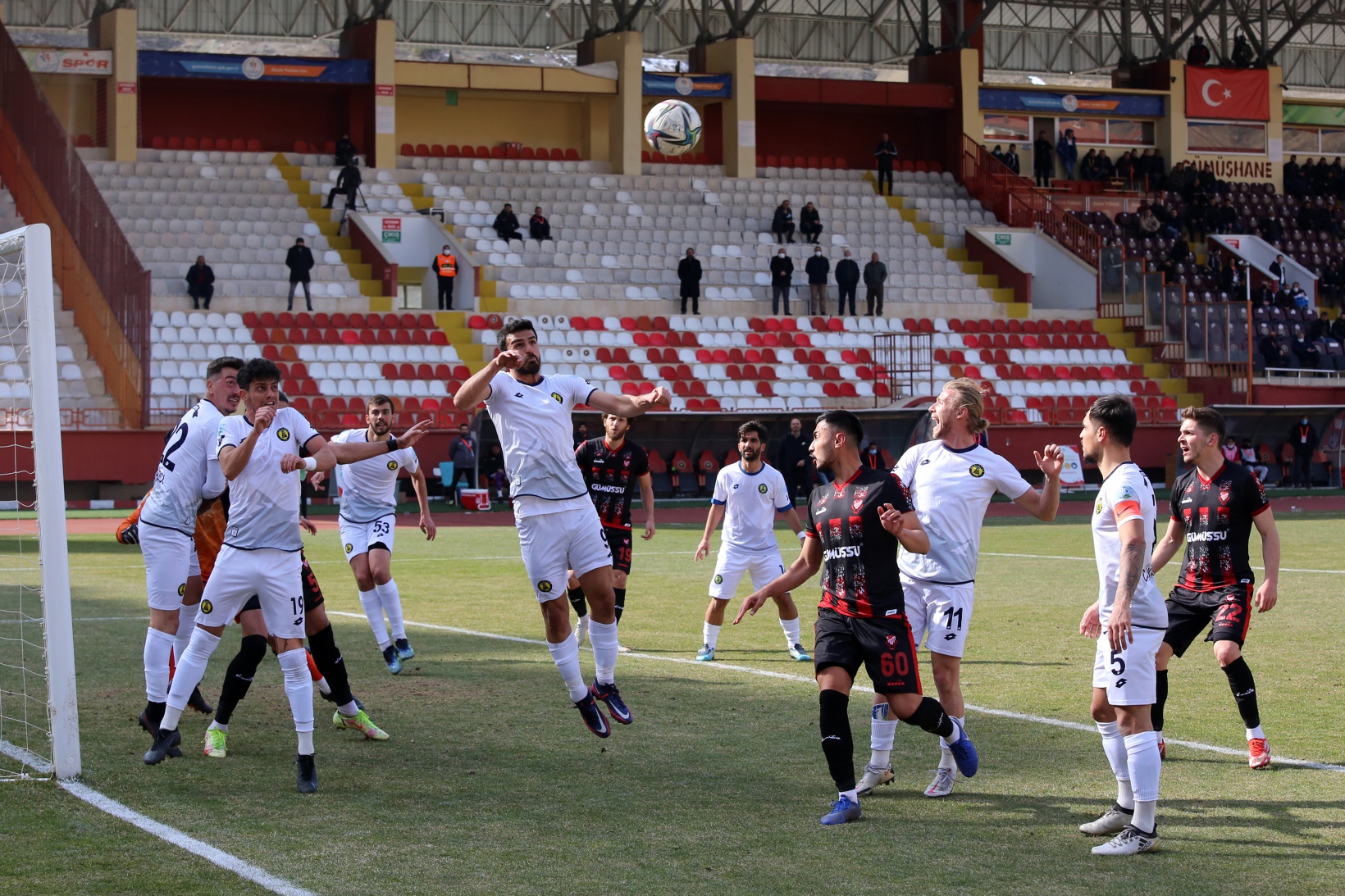 Gümüş evinde yıkıldı: 2-3 30