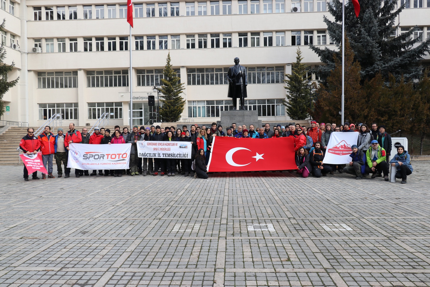 Türkiye'nin dört bir yanından dağcılar Zigana'da kamp kuracak 34