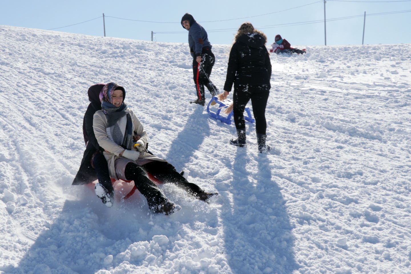 Düştüler, kalktılar yine kaydılar 8
