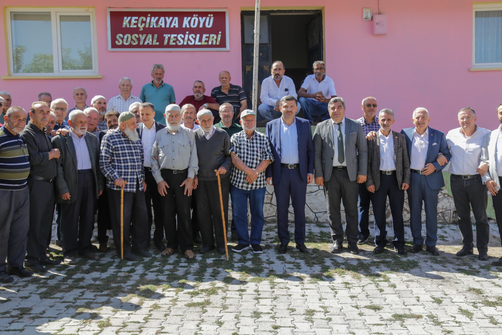 Vali Taşbilek'ten en uzak köylere ziyaret 26