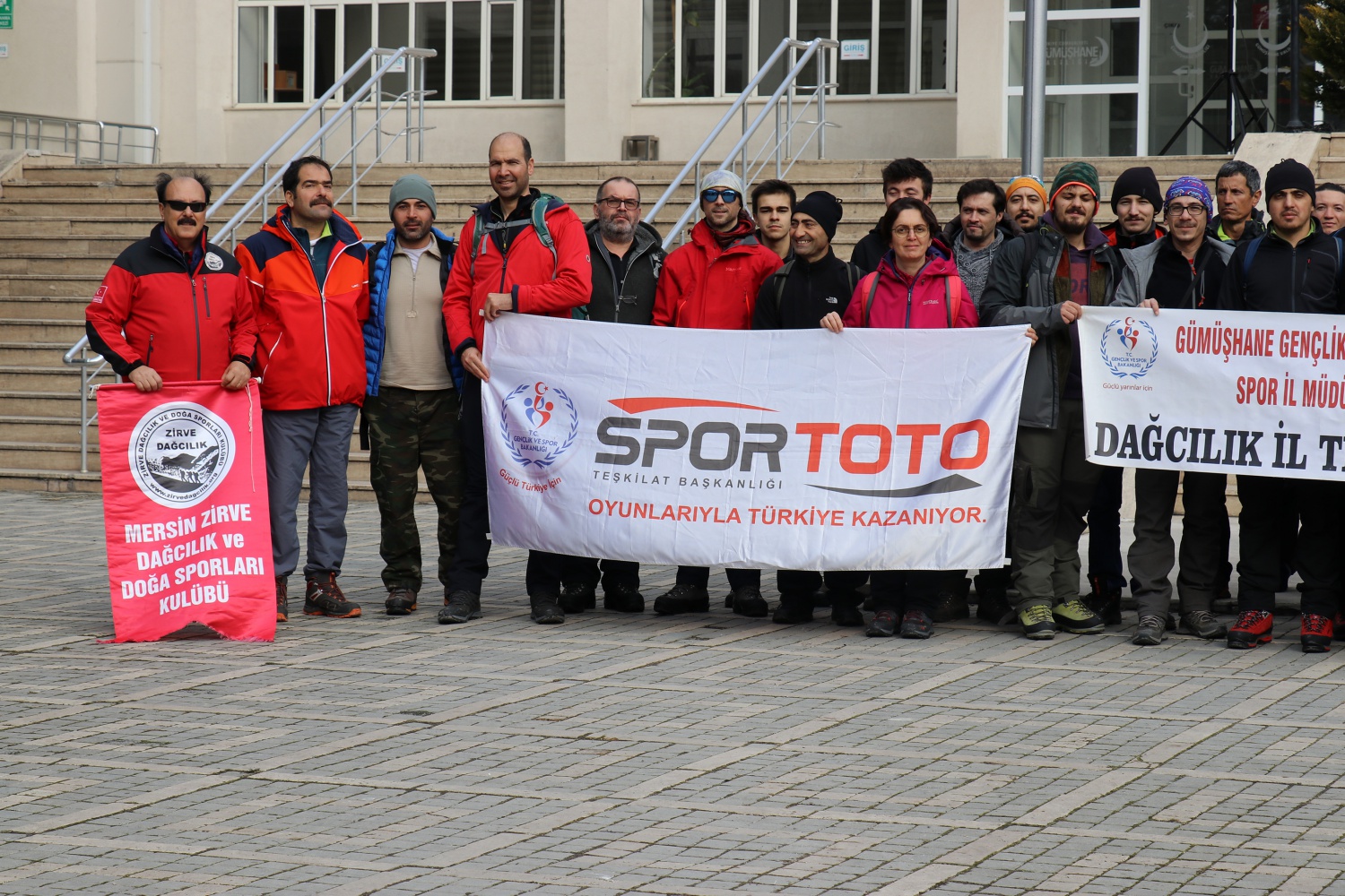 Türkiye'nin dört bir yanından dağcılar Zigana'da kamp kuracak 38
