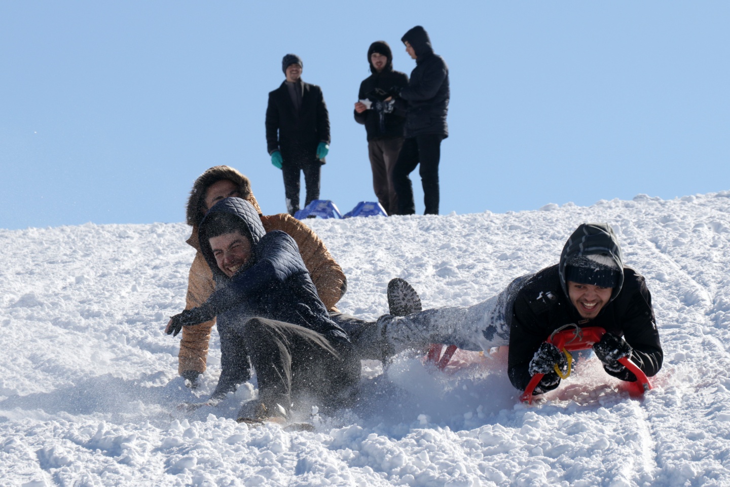 Düştüler, kalktılar yine kaydılar 23