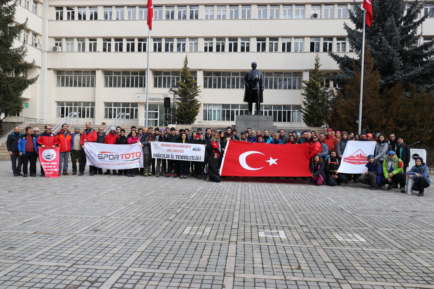 Türkiye'nin dört bir yanından dağcılar Zigana'da kamp kuracak 41
