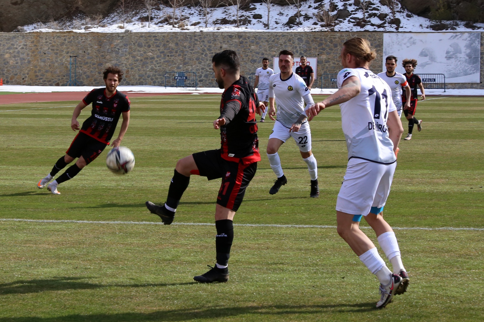 Gümüş evinde yıkıldı: 2-3 5