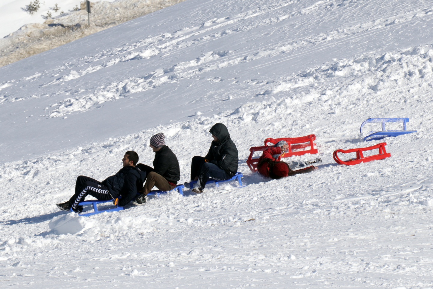 Düştüler, kalktılar yine kaydılar 6
