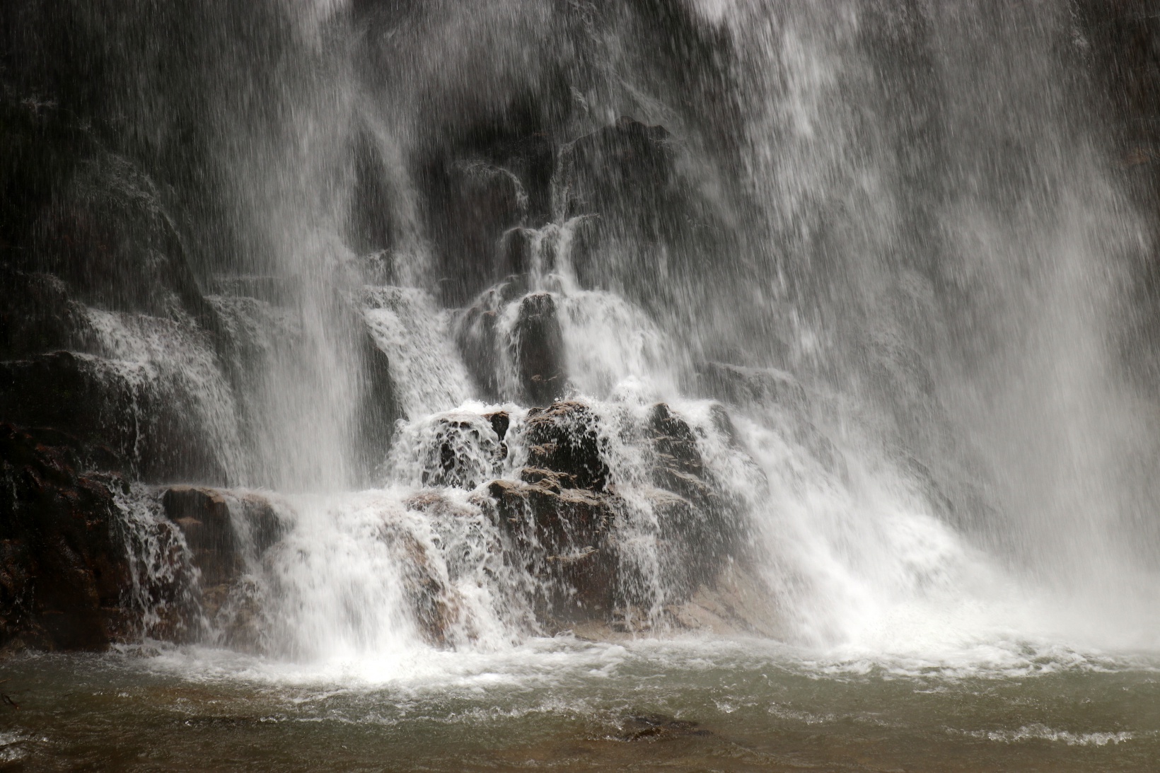 Gümüşhane'nin saklı cenneti Çağlayandibi Şelalesi baharla coştu 10