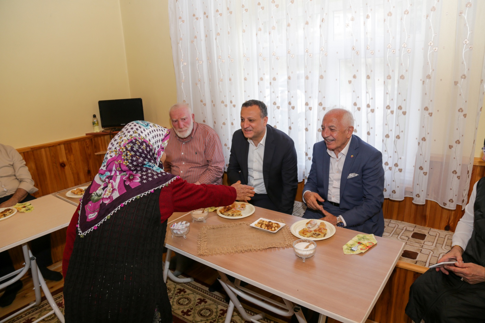 Vali Taşbilek'ten en uzak köylere ziyaret 20