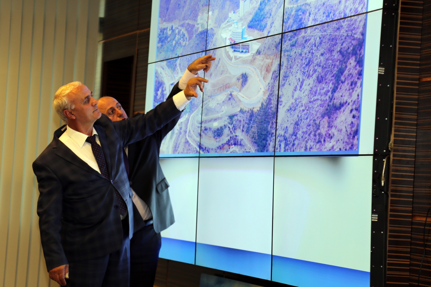 Gümüşhane’de kamu yatırımları istişare toplantısı 11