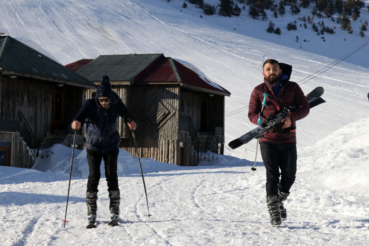 Düştüler, kalktılar yine kaydılar 44