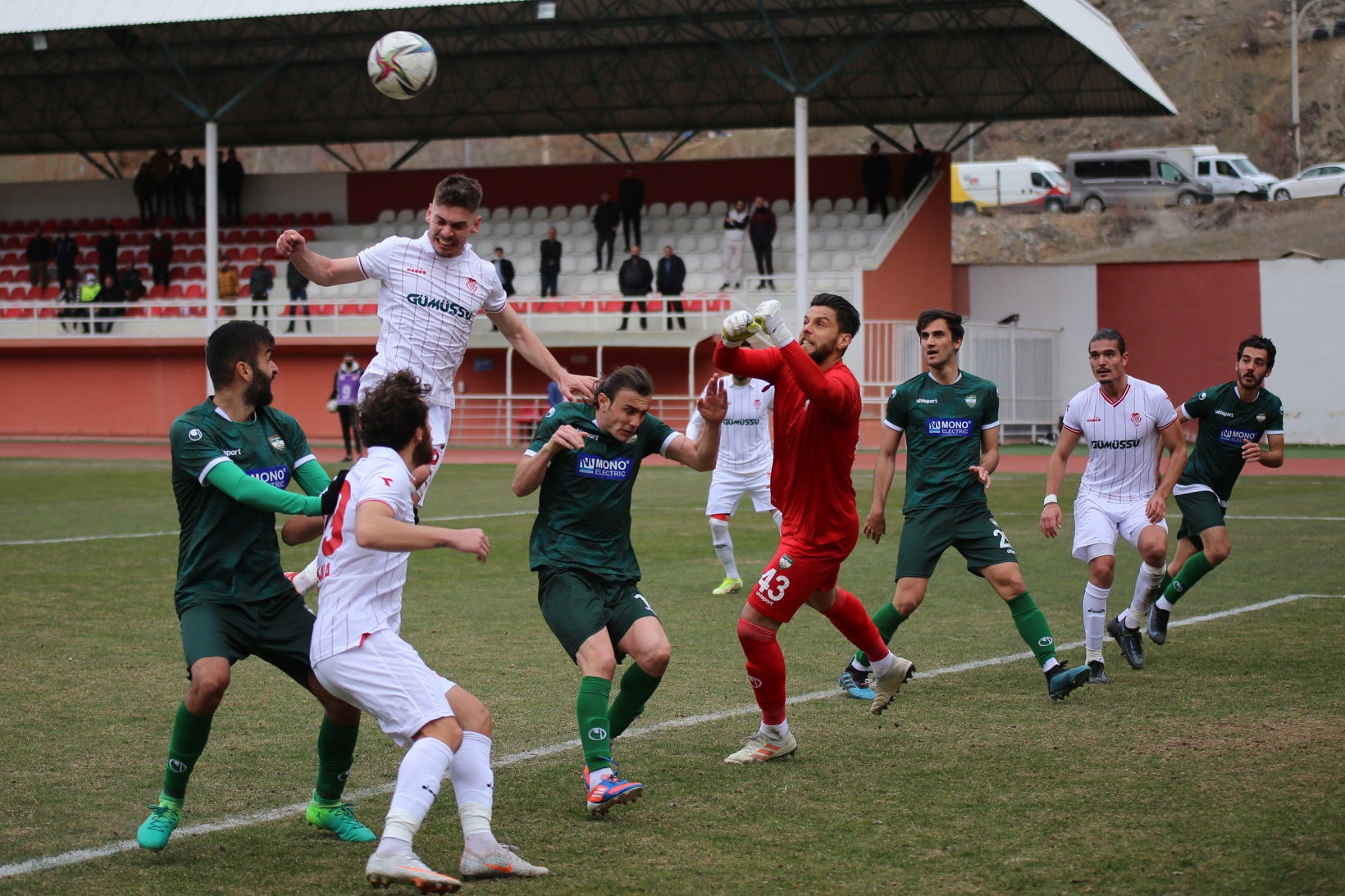 Gümüş sahasında gülemedi: 0-0 18