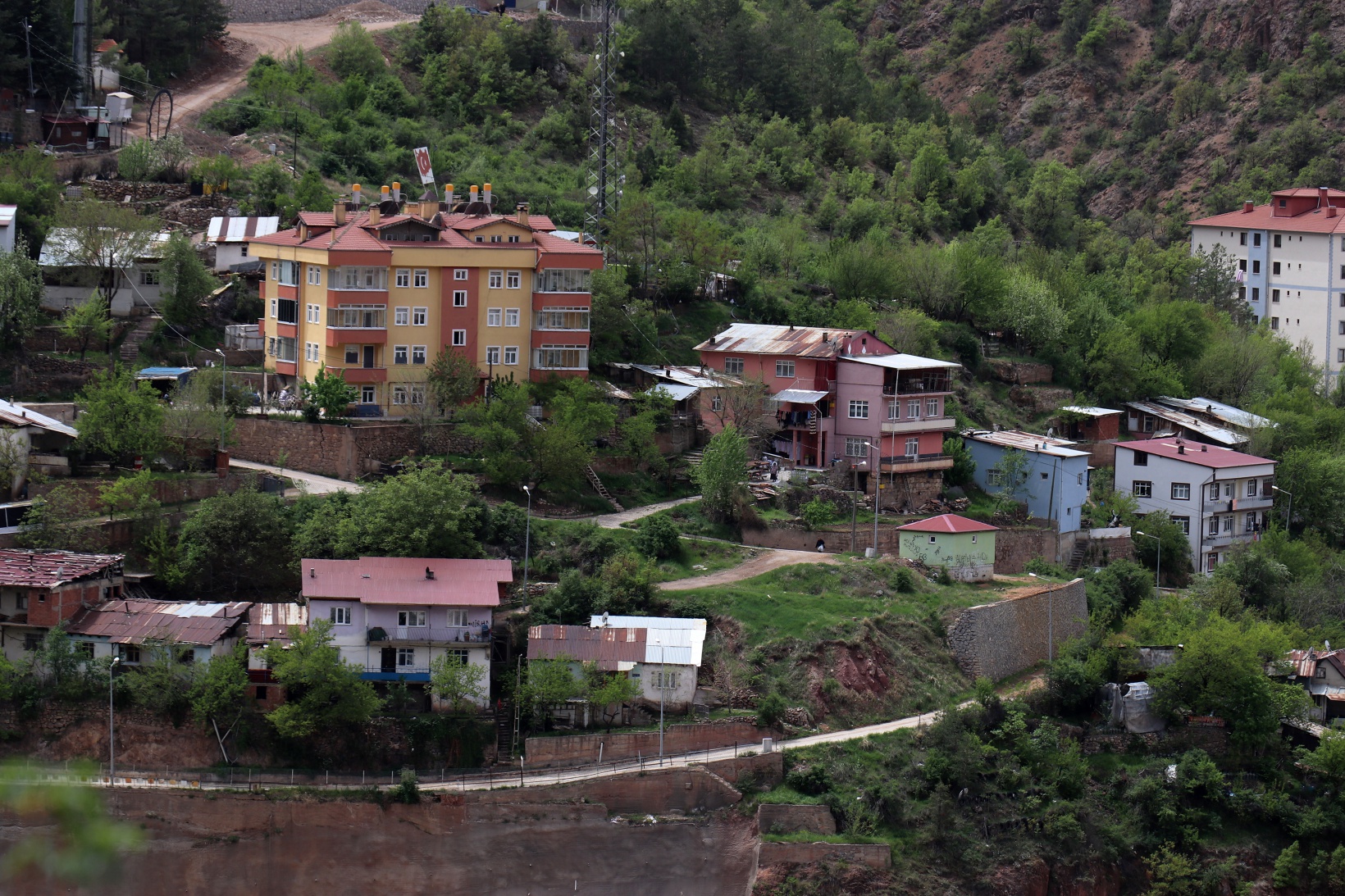 Gümüşhane'de 54 yılın Nisan ayı sıcaklık rekoru kırıldı 6