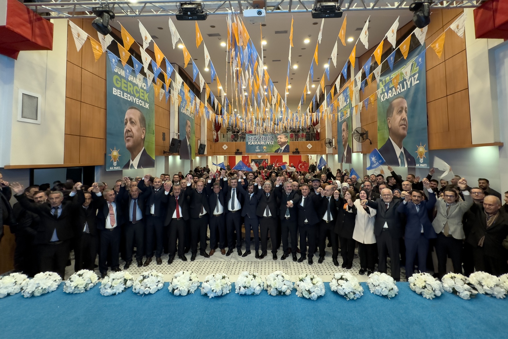 AK Parti’den aday tanıtım toplantısı 14