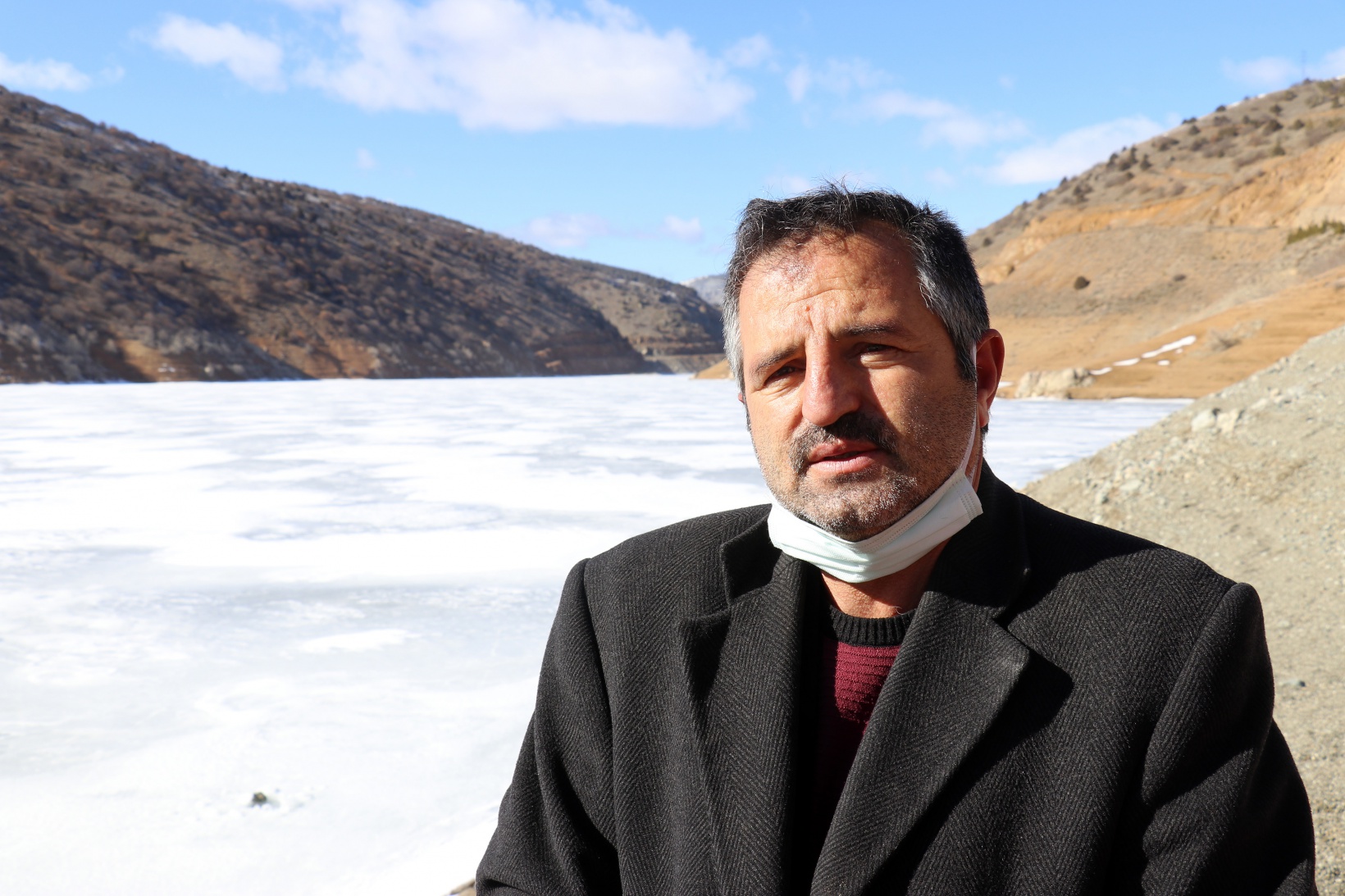 Gümüşhane’de soğuk hava baraj gölünün tamamını dondurdu 2