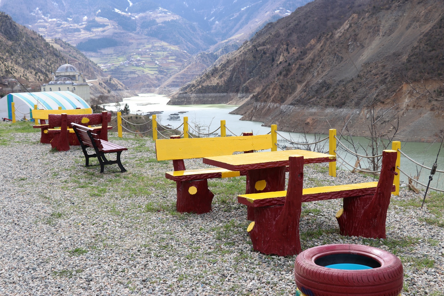 Özkürtün’e kadın eli değdi belde rengarenk oldu 6