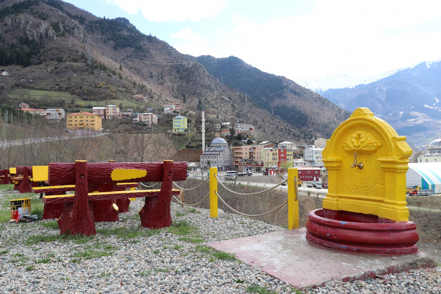 Özkürtün’e kadın eli değdi belde rengarenk oldu 2