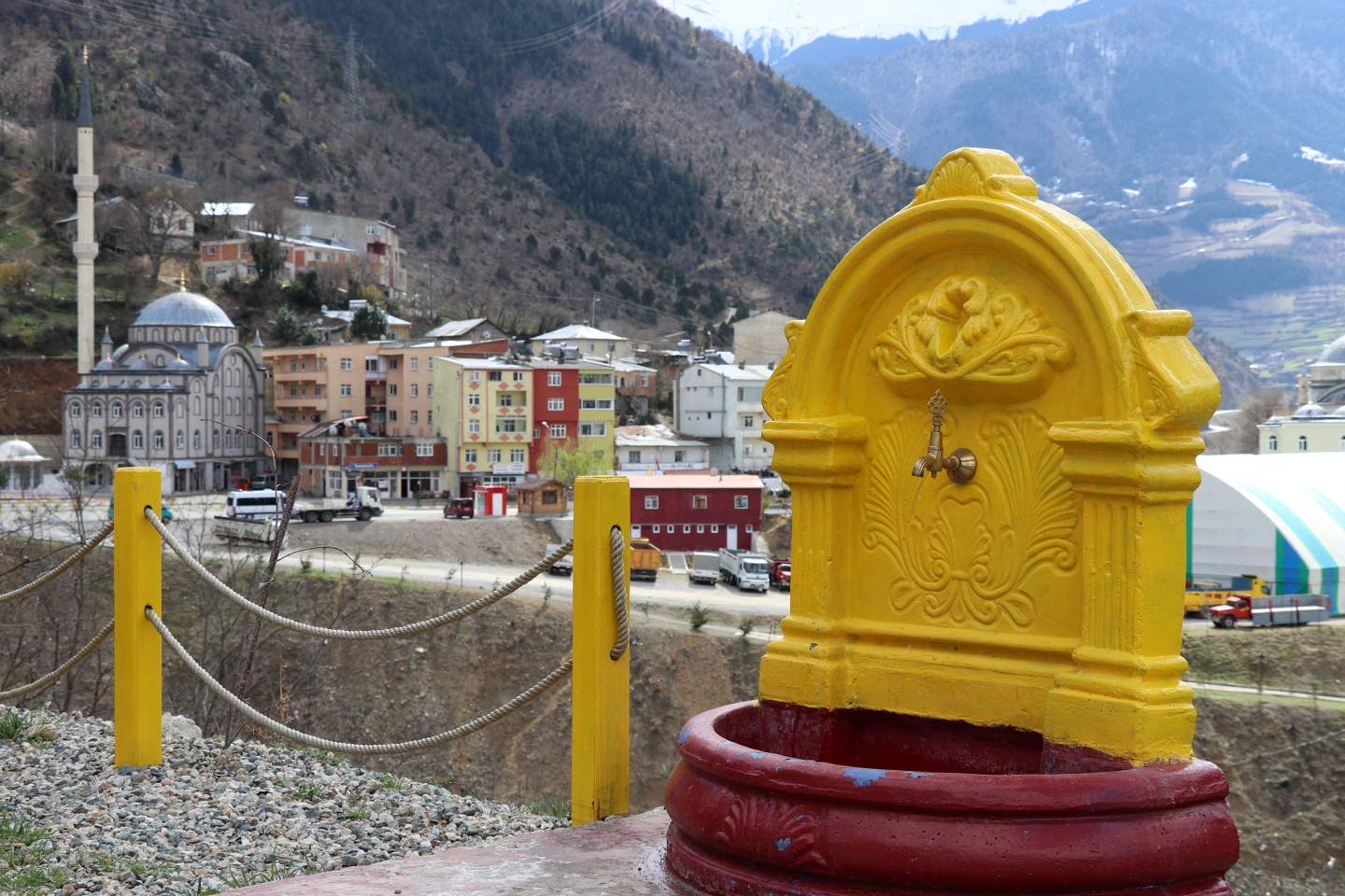 Özkürtün’e kadın eli değdi belde rengarenk oldu 1