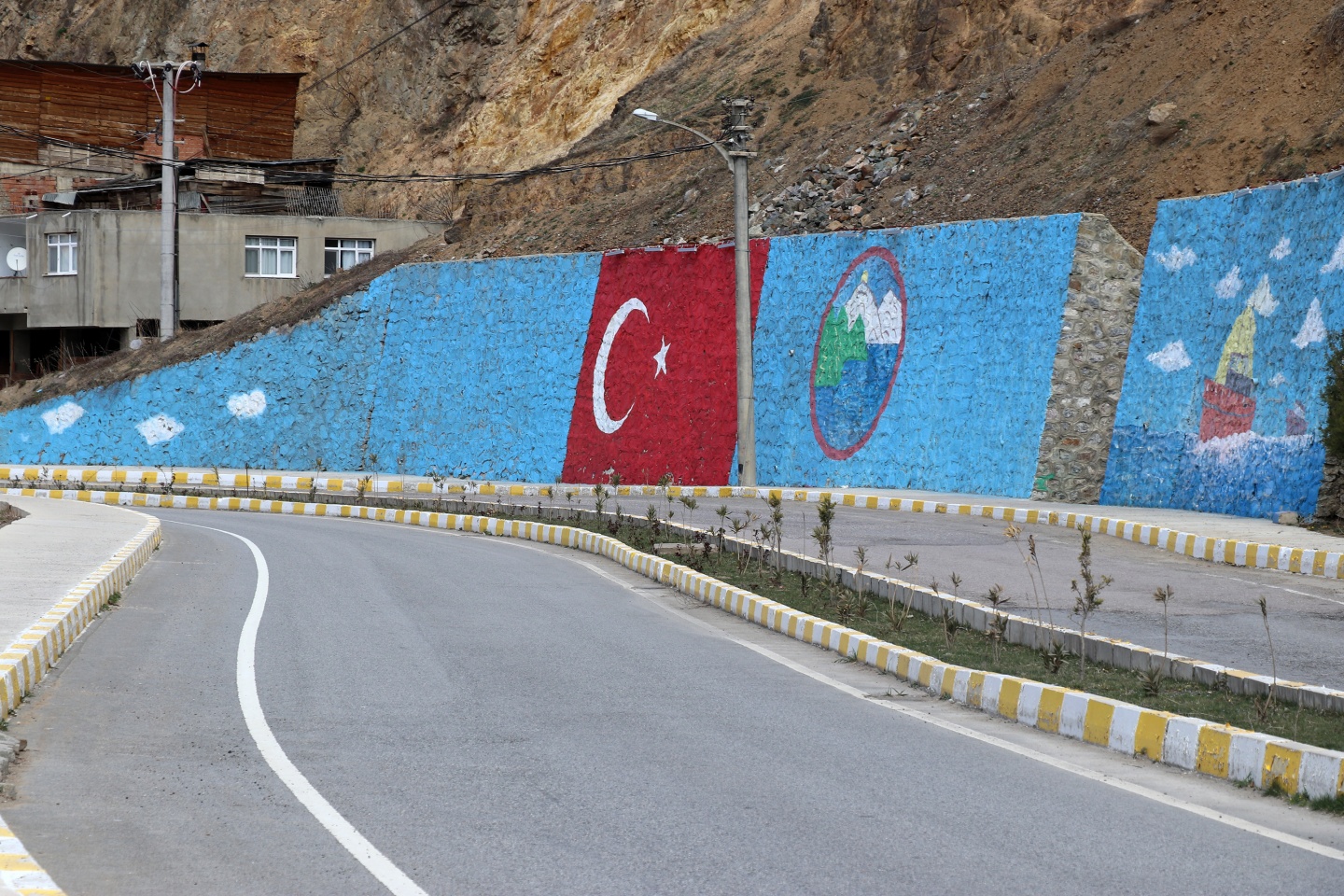 Özkürtün’e kadın eli değdi belde rengarenk oldu 17