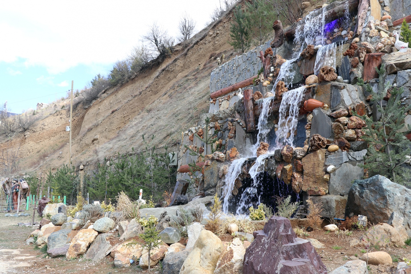 Özkürtün’e kadın eli değdi belde rengarenk oldu 22