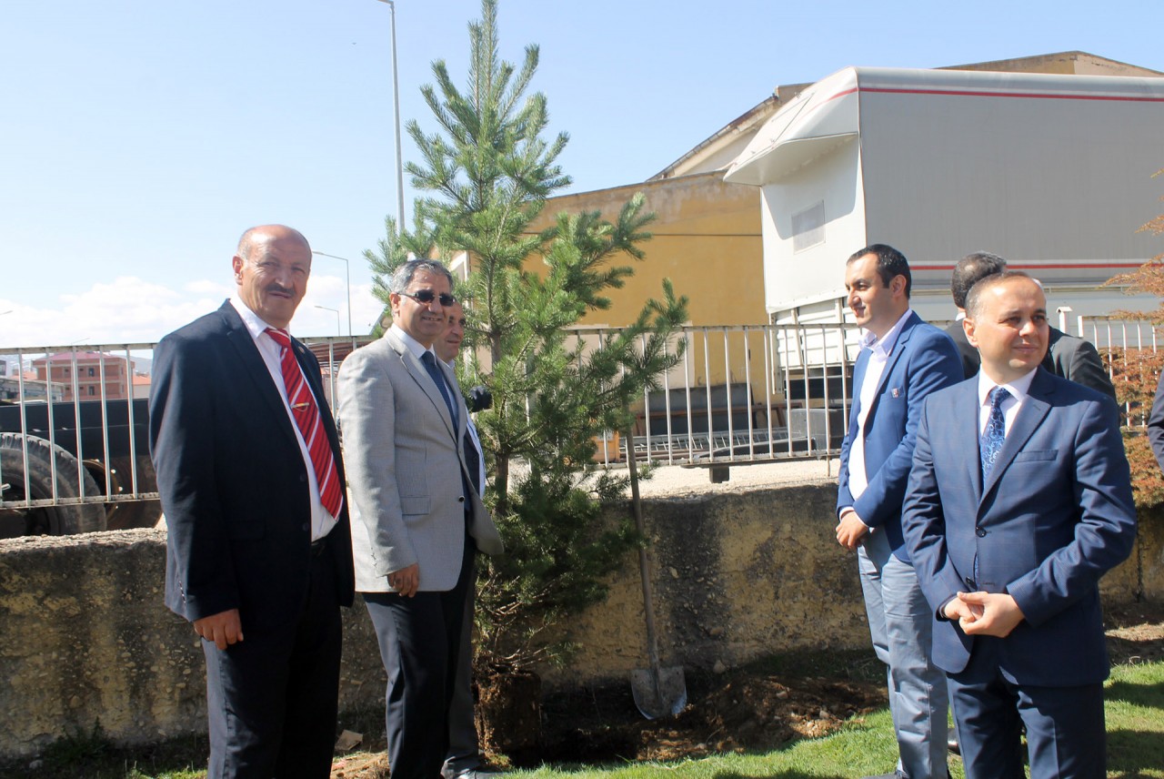 Kelkit’te su israfı anlatıldı, fidan dikildi 15