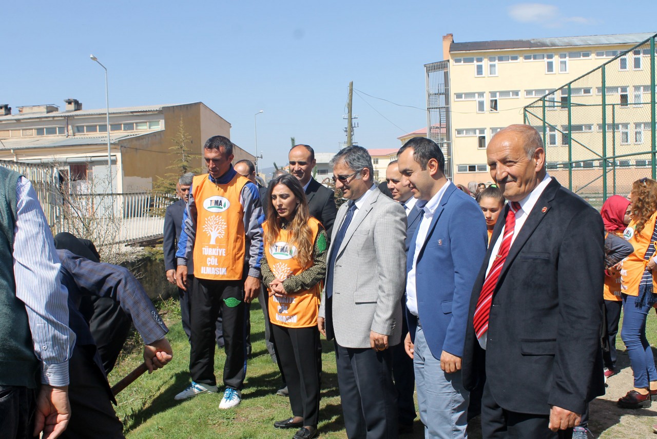 Kelkit’te su israfı anlatıldı, fidan dikildi 18