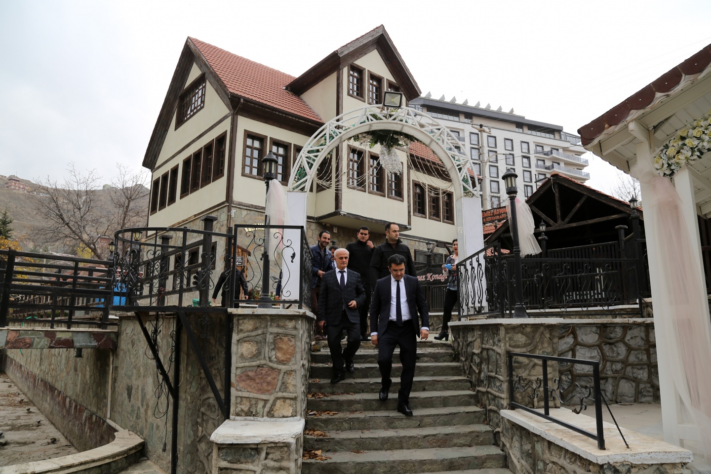 'Bu şehirde yaşayan hiçkimse başka şehirlere imrenmeyecek' 15