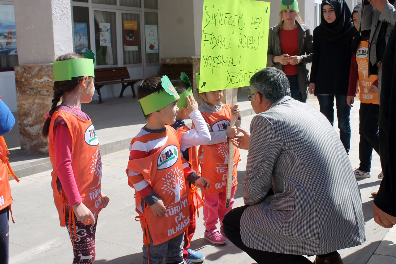 Kelkit’te su israfı anlatıldı, fidan dikildi 21