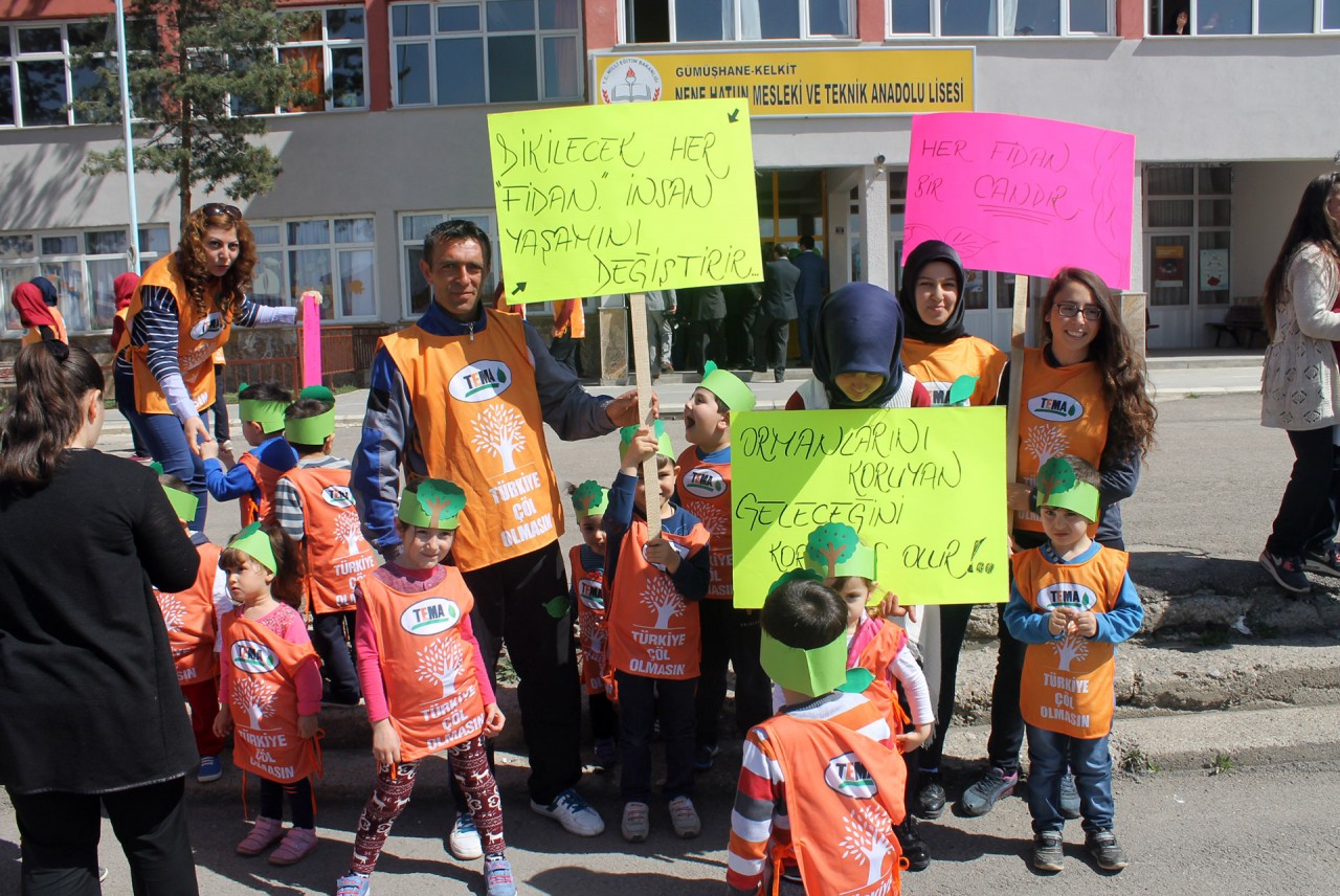 Kelkit’te su israfı anlatıldı, fidan dikildi 27