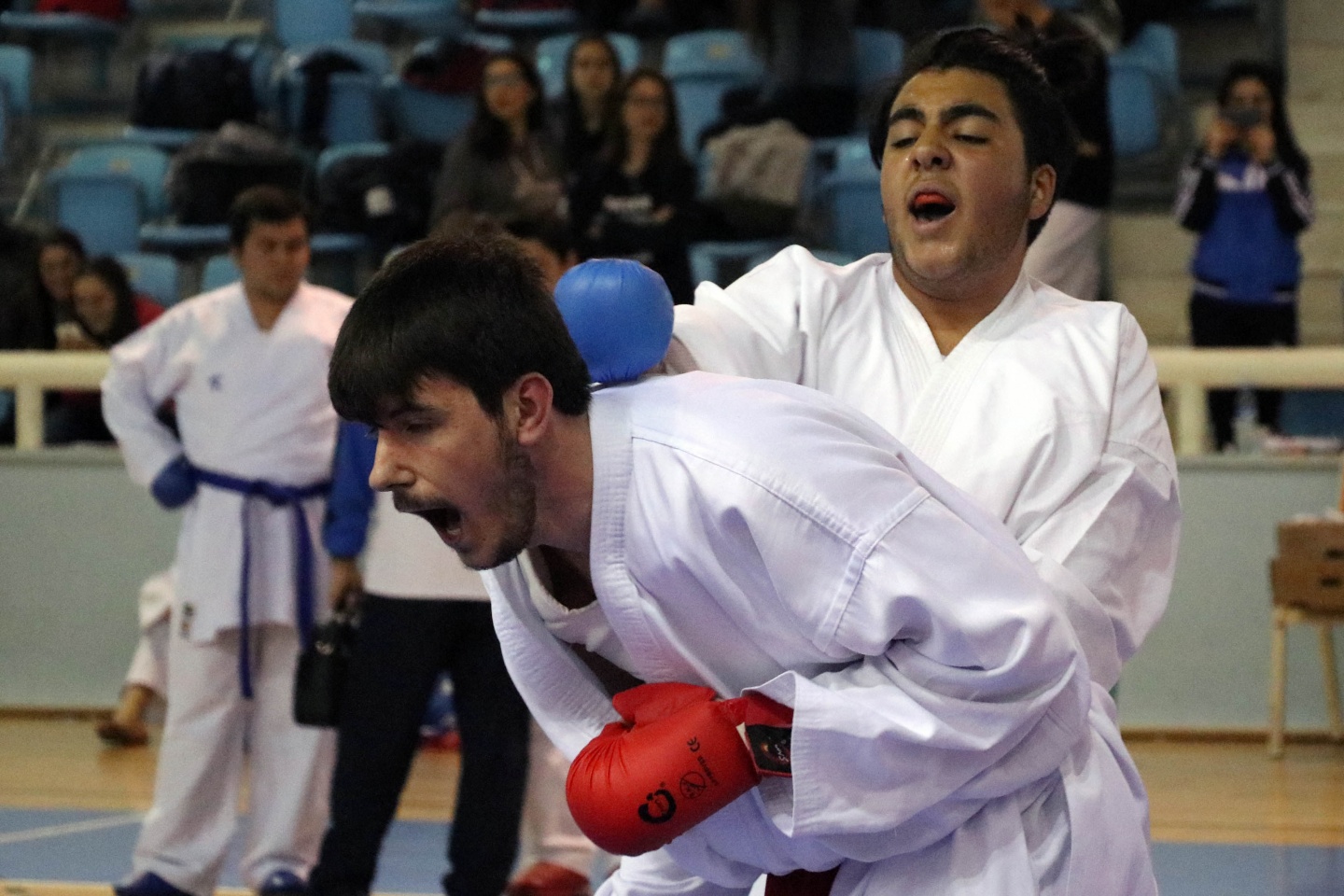 Okullar Arası Gençler Karate müsabakaları Gümüşhane’de başladı 10