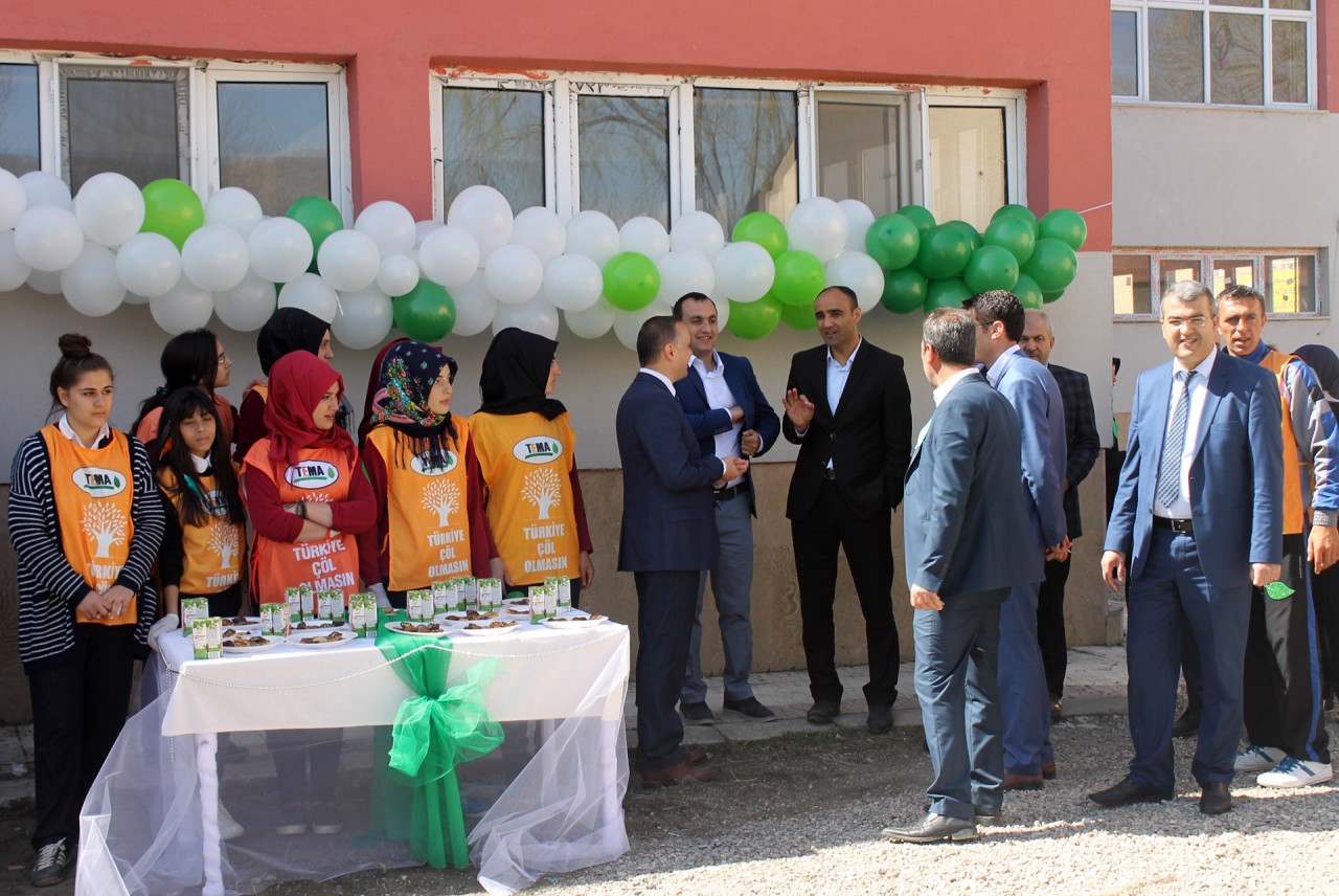 Kelkit’te su israfı anlatıldı, fidan dikildi 30