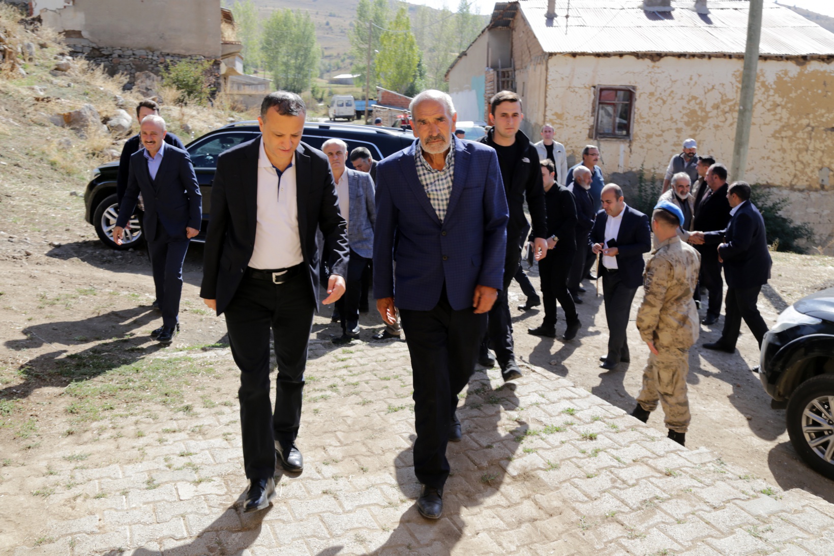 Vali Taşbilek Kelkit ilçesindeki 12 köyü ziyaret etti 11