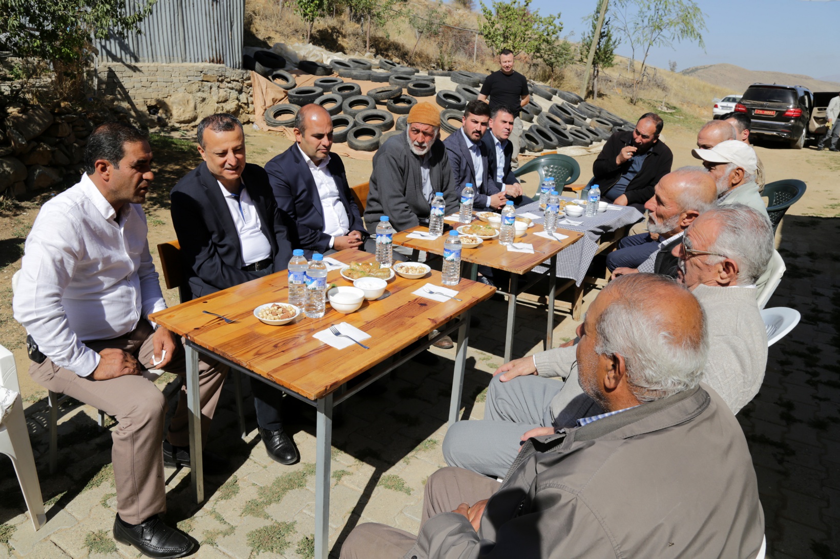 Vali Taşbilek Kelkit ilçesindeki 12 köyü ziyaret etti 22