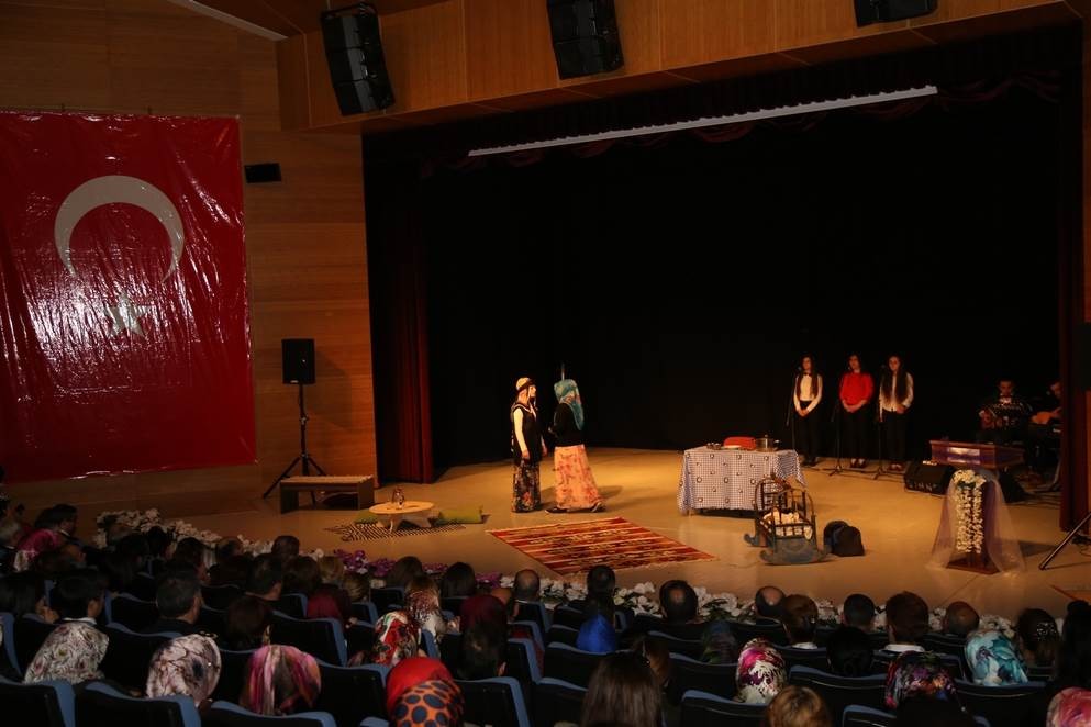 Hayme Ana Mesleki ve Teknik Anadolu Lisesi’nden Kadınlar Günü Programı 15