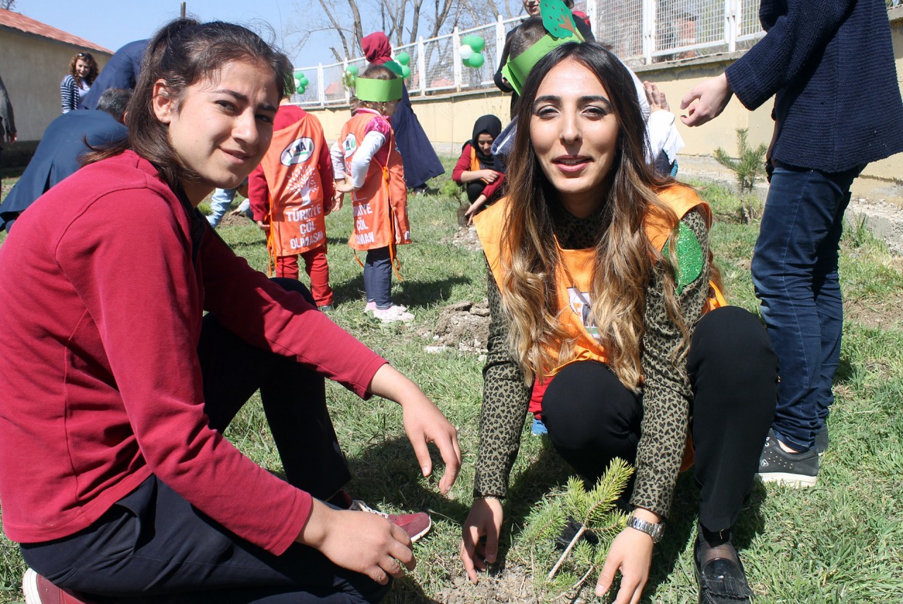 Kelkit’te su israfı anlatıldı, fidan dikildi 36